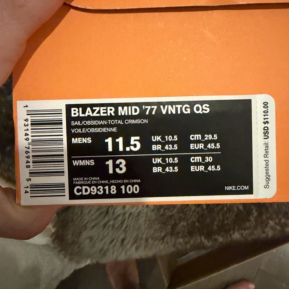 Nike Blazer Mid '77 Vintage in Red & Navy - Picture 2 of 16